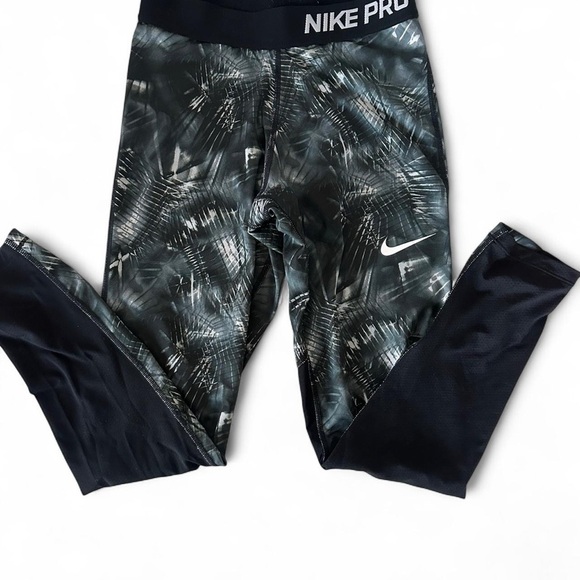 Nike Pro Black and Gray Patterned Leggings Girls Large - Picture 2 of 7